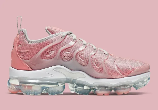 Nike Air VaporMax Plus Pink Mesh Lifestyle Sneakers 4