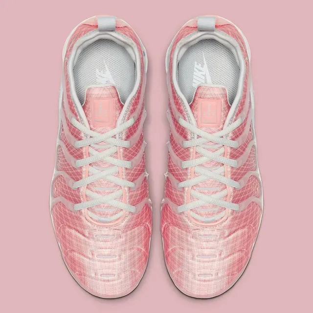 Nike Air VaporMax Plus Pink Mesh Lifestyle Sneakers 5