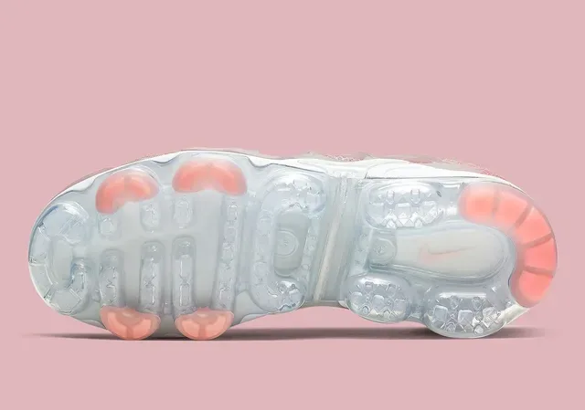 Nike Air VaporMax Plus Pink Mesh Lifestyle Sneakers 6