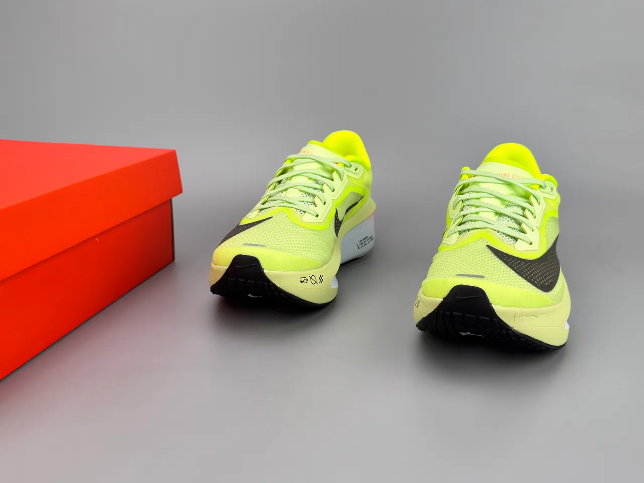 Nike Air Zoom Alphafly Jaune Violet Silhouette de Course Malla Engineered Partie Supérieure Chaussures de course 3