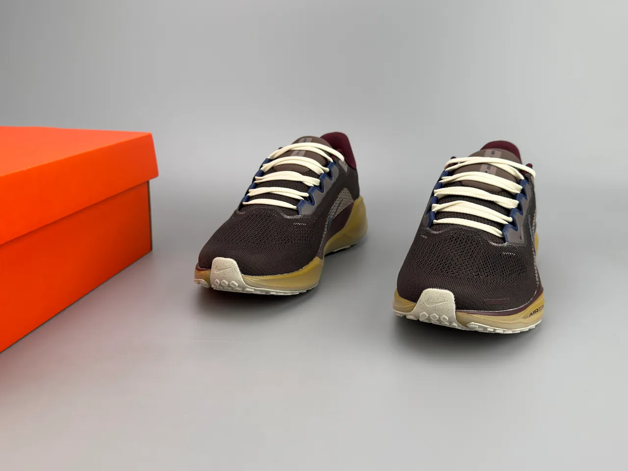 Nike Air Zoom Pegasus Marron Borgoña Tissu supérieur en maille ingénierisée Superpositions synthétiques en couches Chaussures de course 3