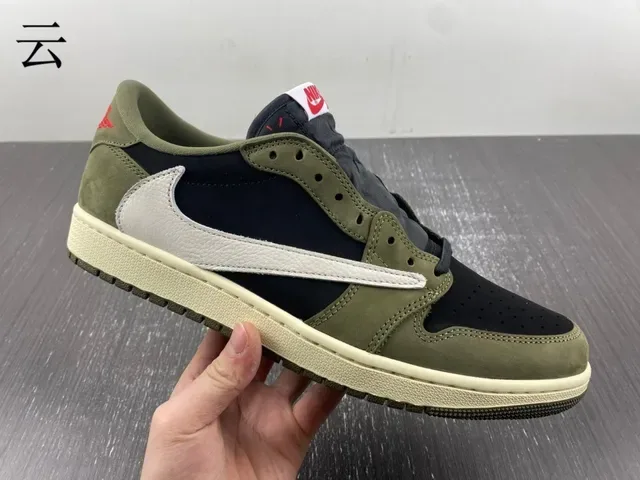 Nike Tênis Lifestyle Verde Militar e Azul Marinho de Camurça e Textil Low Top 10