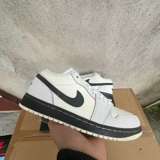 Nike Beige Black Low-Top Cupsole Lifestyle Sneakers
