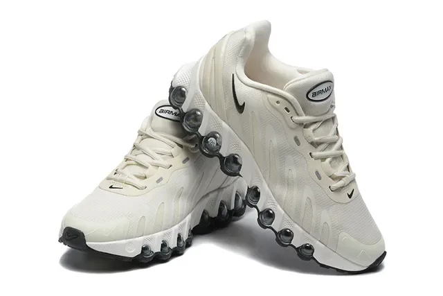 Nike Beige Black Low-Top Layered Mesh-Synthetic Upper Sneakers 4