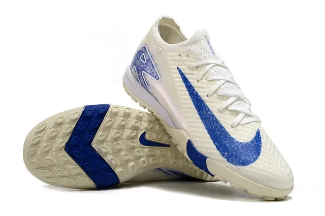 Nike Beige e Azul Sapatos de Futebol com Upper Knit e Sola Turf 3