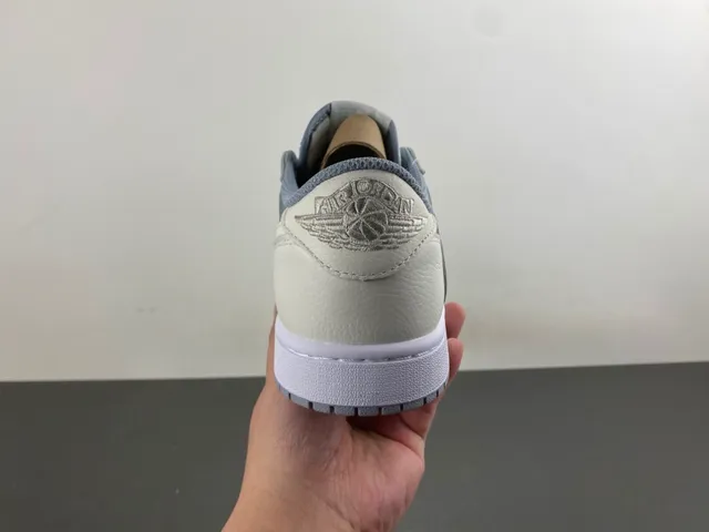 Nike Beige Gray Low-Top Layered Leather-Suede Upper Sneakers 4