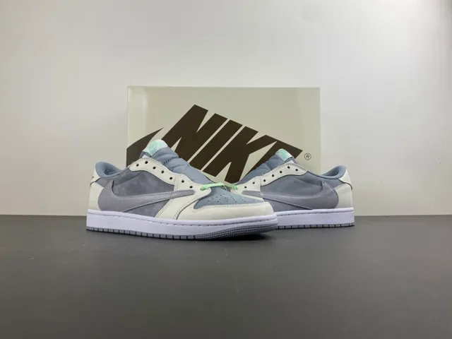 Nike Beige Gray Low-Top Layered Leather-Suede Upper Sneakers 13
