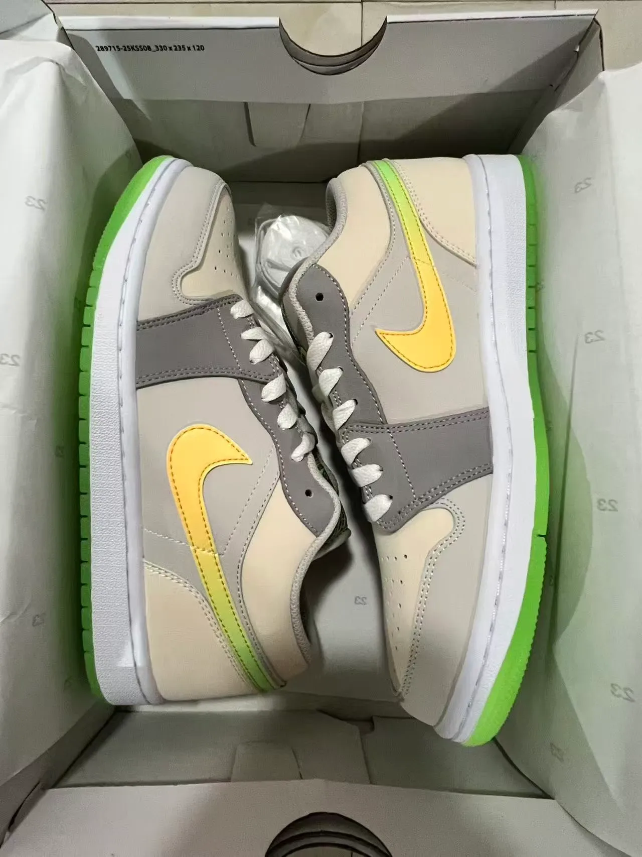Nike Beige Gray Low-Top Layered Upper Lifestyle Sneakers 9