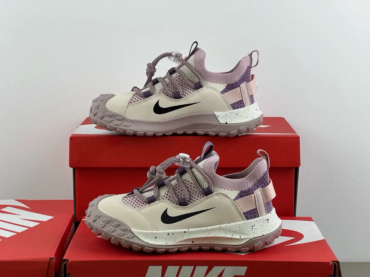 Nike Beige Green Knit Collar Midfoot Strap System Lifestyle Sneakers 9