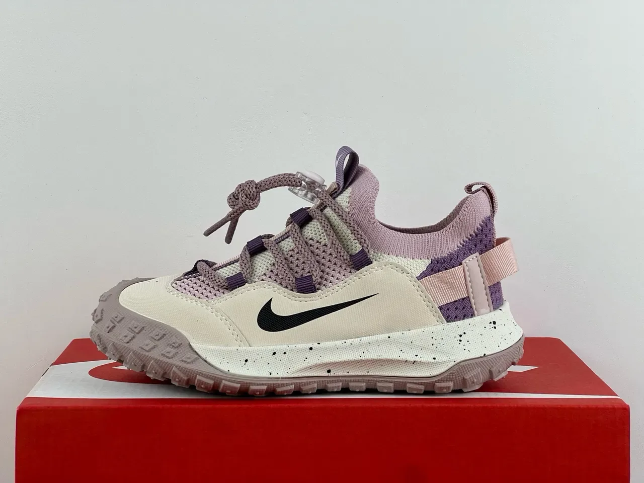 Nike Beige Green Knit Collar Midfoot Strap System Lifestyle Sneakers 11