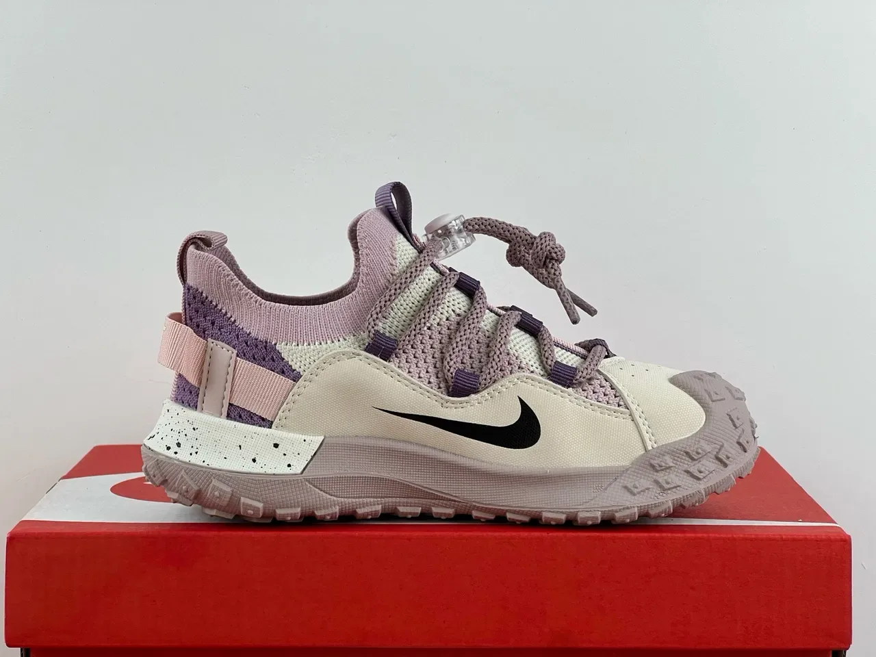 Nike Beige Green Knit Collar Midfoot Strap System Lifestyle Sneakers 14