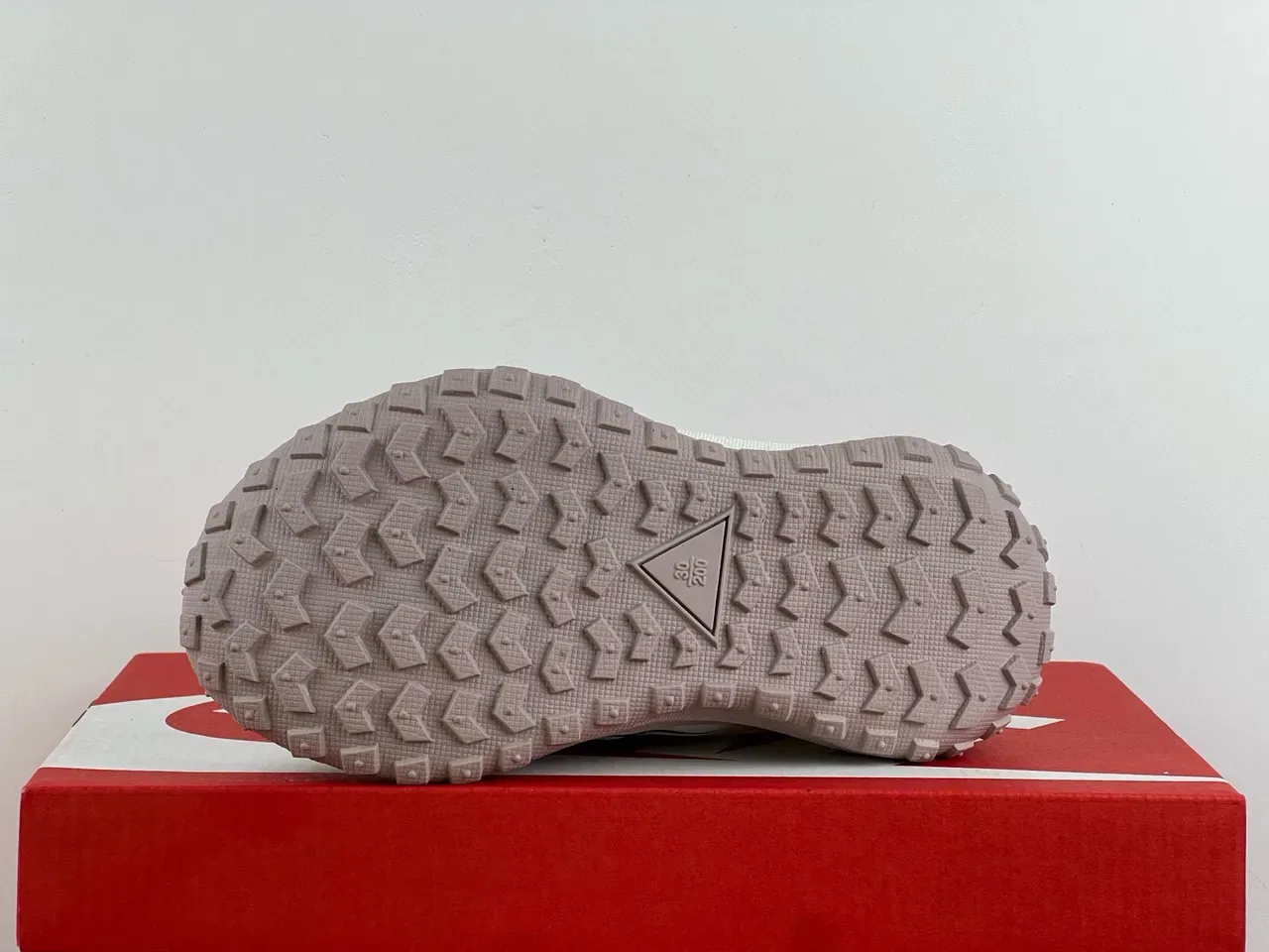 Nike Beige Green Knit Collar Midfoot Strap System Lifestyle Sneakers 16