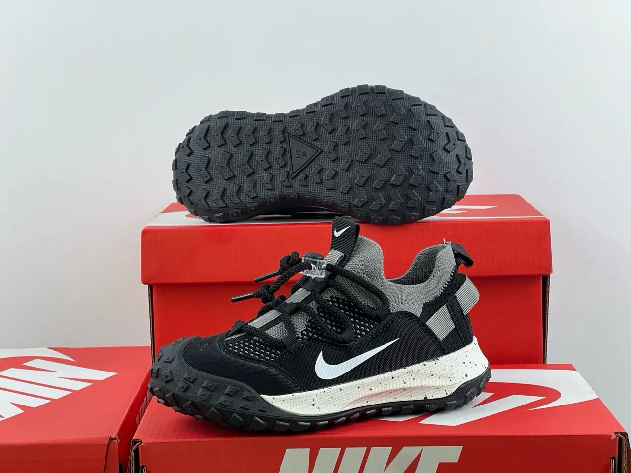 Nike Beige Green Knit Collar Midfoot Strap System Lifestyle Sneakers 19