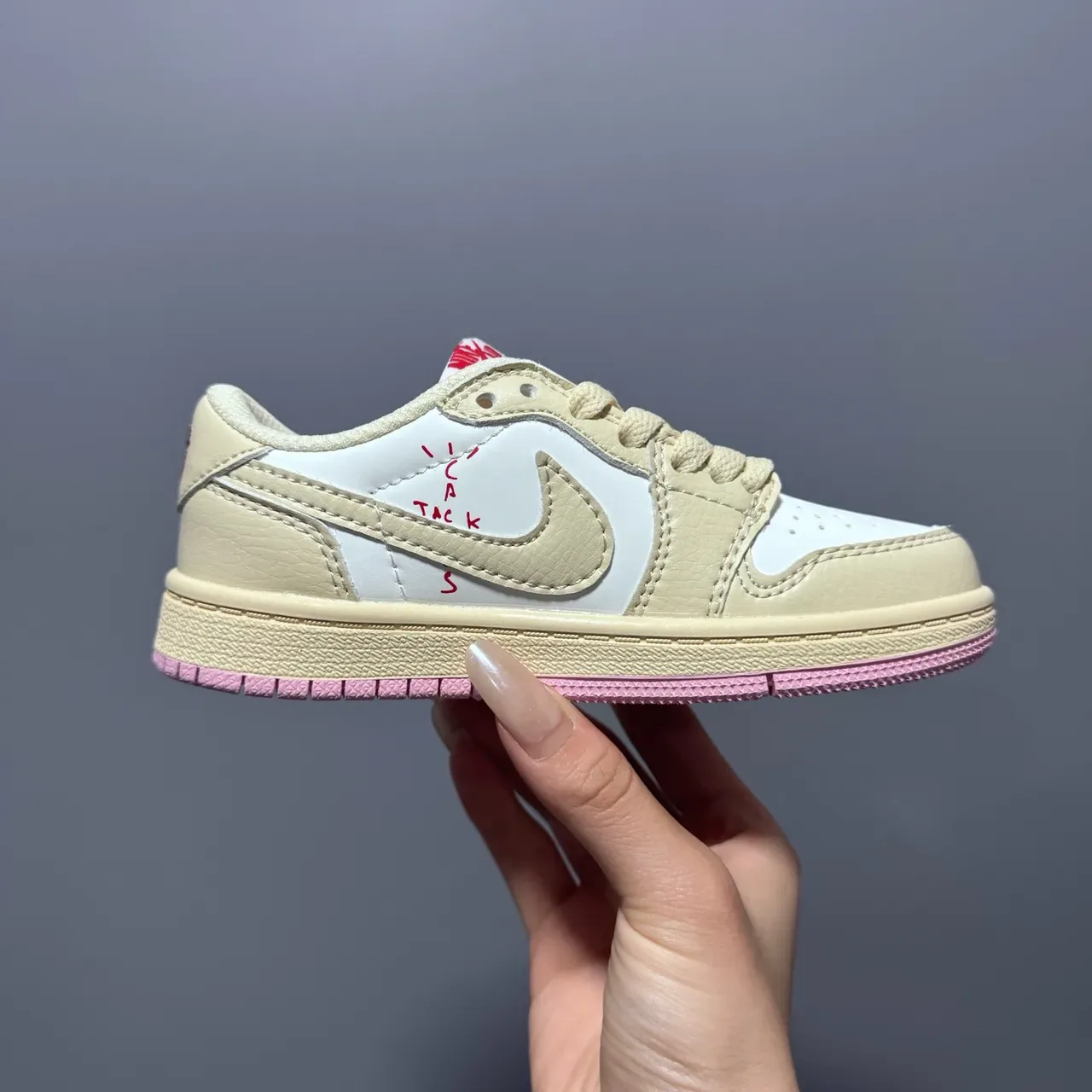 Nike Beige Pink Low-Top Silhouette Perforated Toe Box Lifestyle Sneakers 18