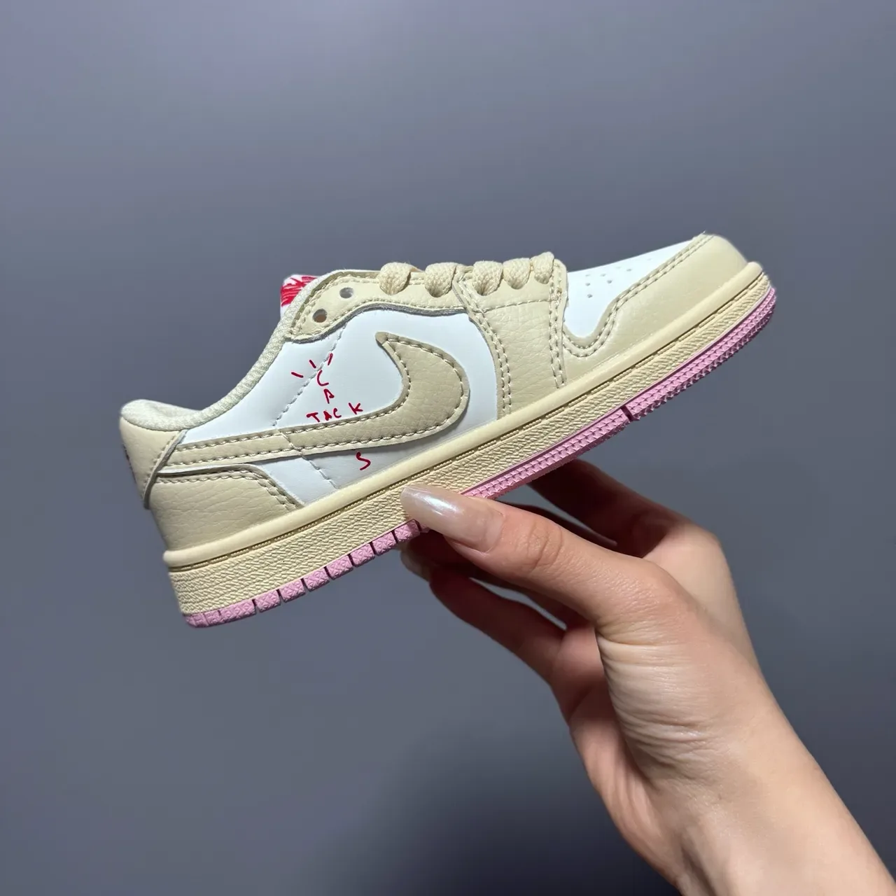 Nike Beige Pink Low-Top Silhouette Perforated Toe Box Lifestyle Sneakers 19