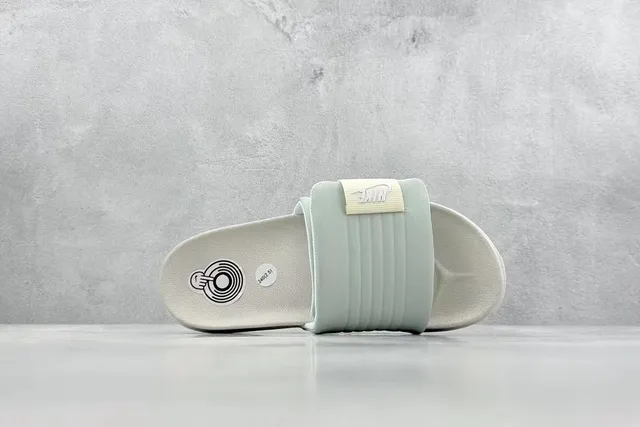 Nike Benassi Beige Green Ribbed Strap Molded Footbed Slippers 7