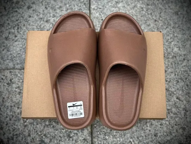 Nike Benassi JDI Metallic Taupe Slipper 2