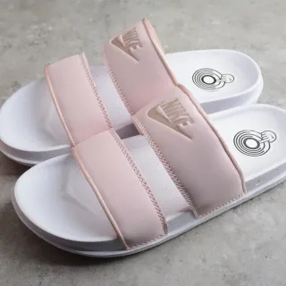 Nike Benassi JDI गुलाबी और सफेद चप्पल