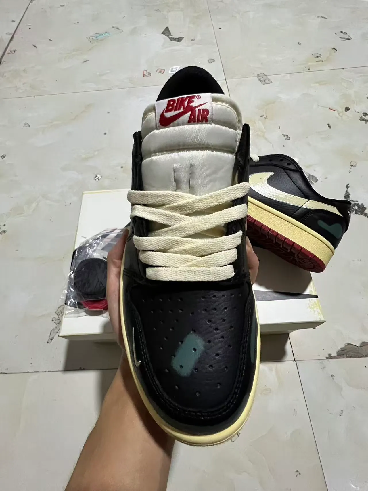 Nike Black Beige Low-Top Leather Upper Lifestyle Sneakers 3