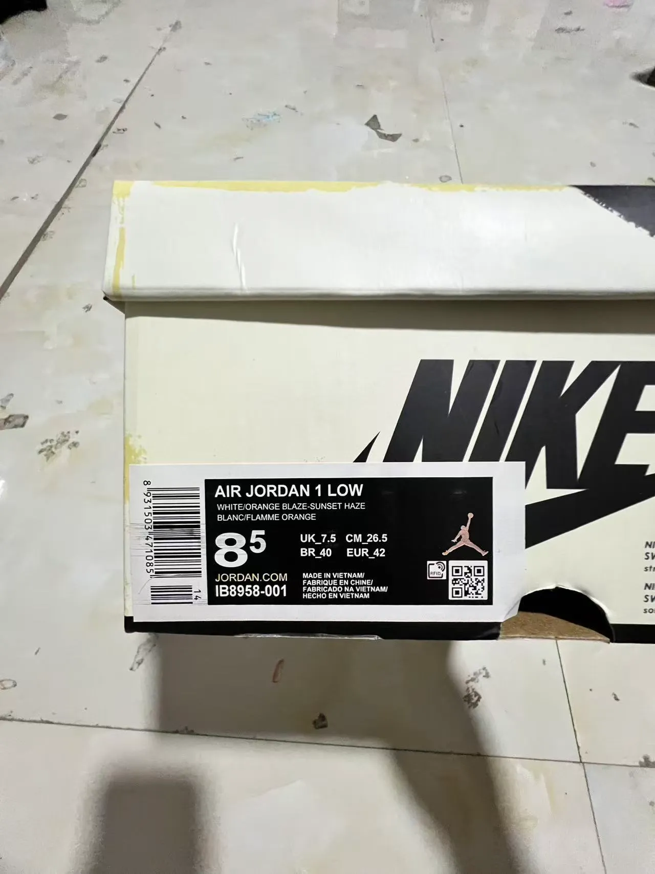 Nike Black Beige Low-Top Leather Upper Lifestyle Sneakers 10