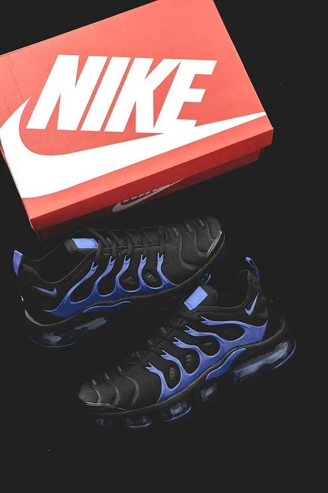 Nike Chaussures Lifestyle Noir Bleu Motif Flamme Overlay Cage Translucide Semelle Air Visible 12