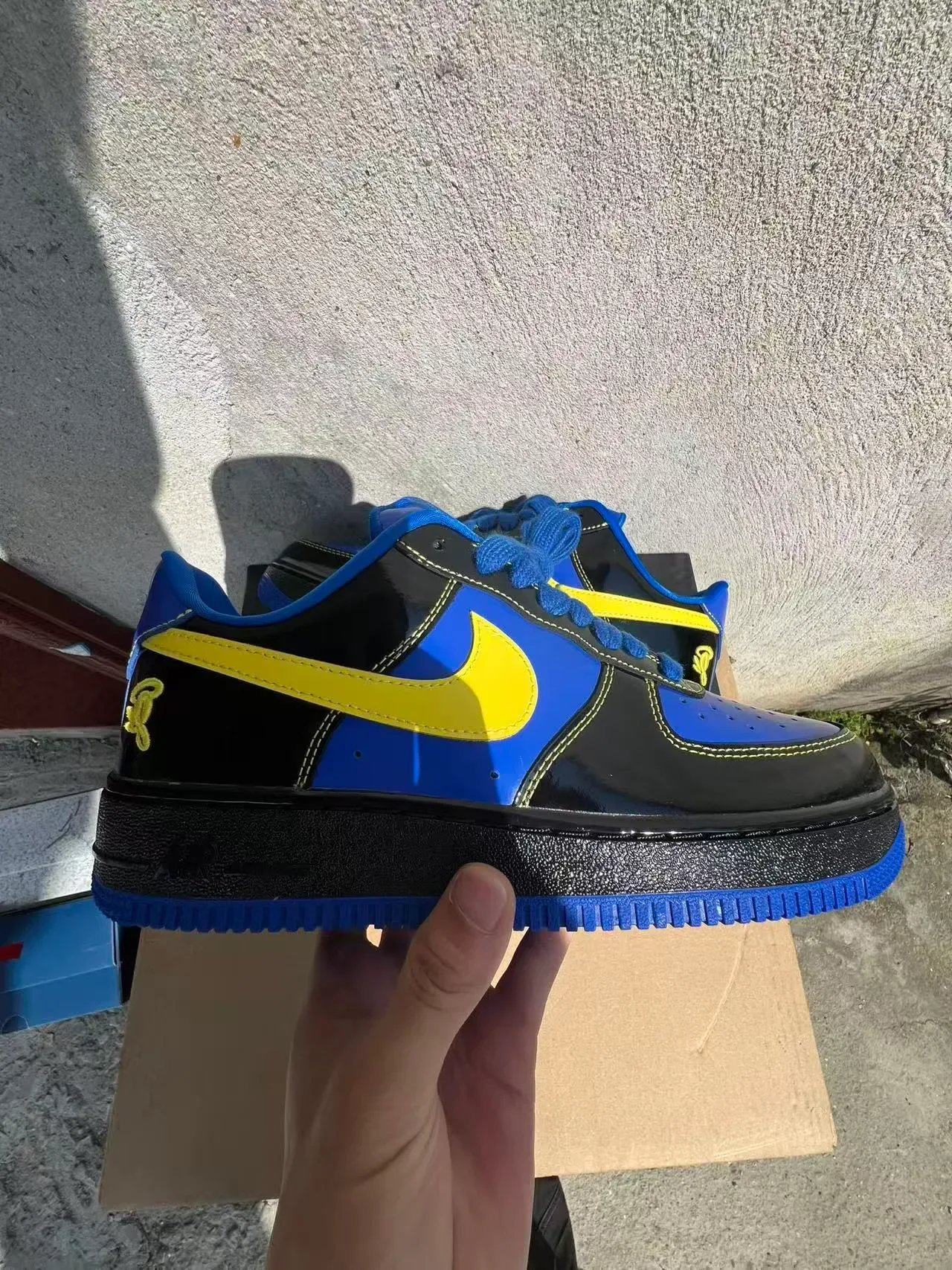 Nike Sneakers Lifestyle Noir Bleu Cuir Patent Glossy Panneaux Bloqués de Couleur 7
