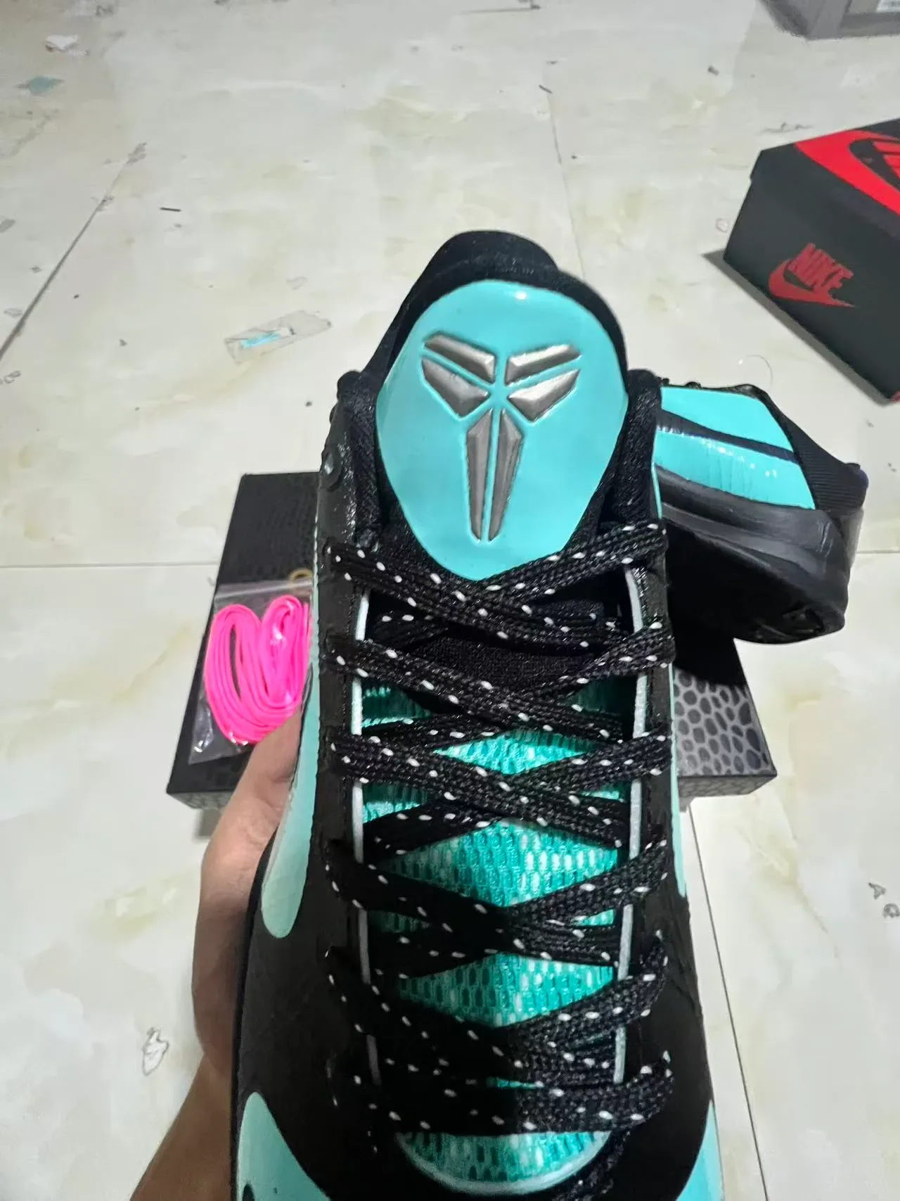 Nike أسود أزرق لوتوب أوفرليه اصطناعي أحذية كرة السلة 4