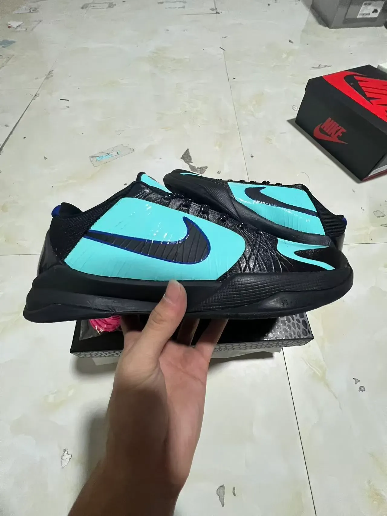 Nike أسود أزرق لوتوب أوفرليه اصطناعي أحذية كرة السلة 7