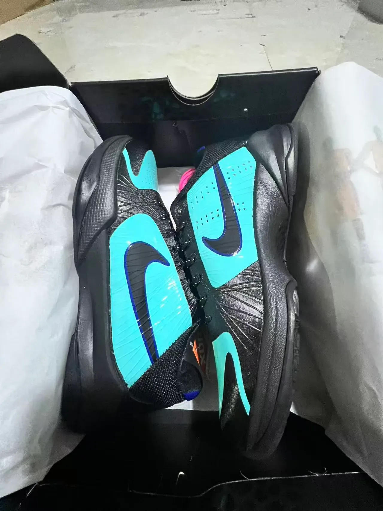 Nike أسود أزرق لوتوب أوفرليه اصطناعي أحذية كرة السلة 9