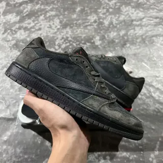 Nike Black Gray Distressed Suede And Leather Upper Layered Panel Construction Lifestyle Sneakers
