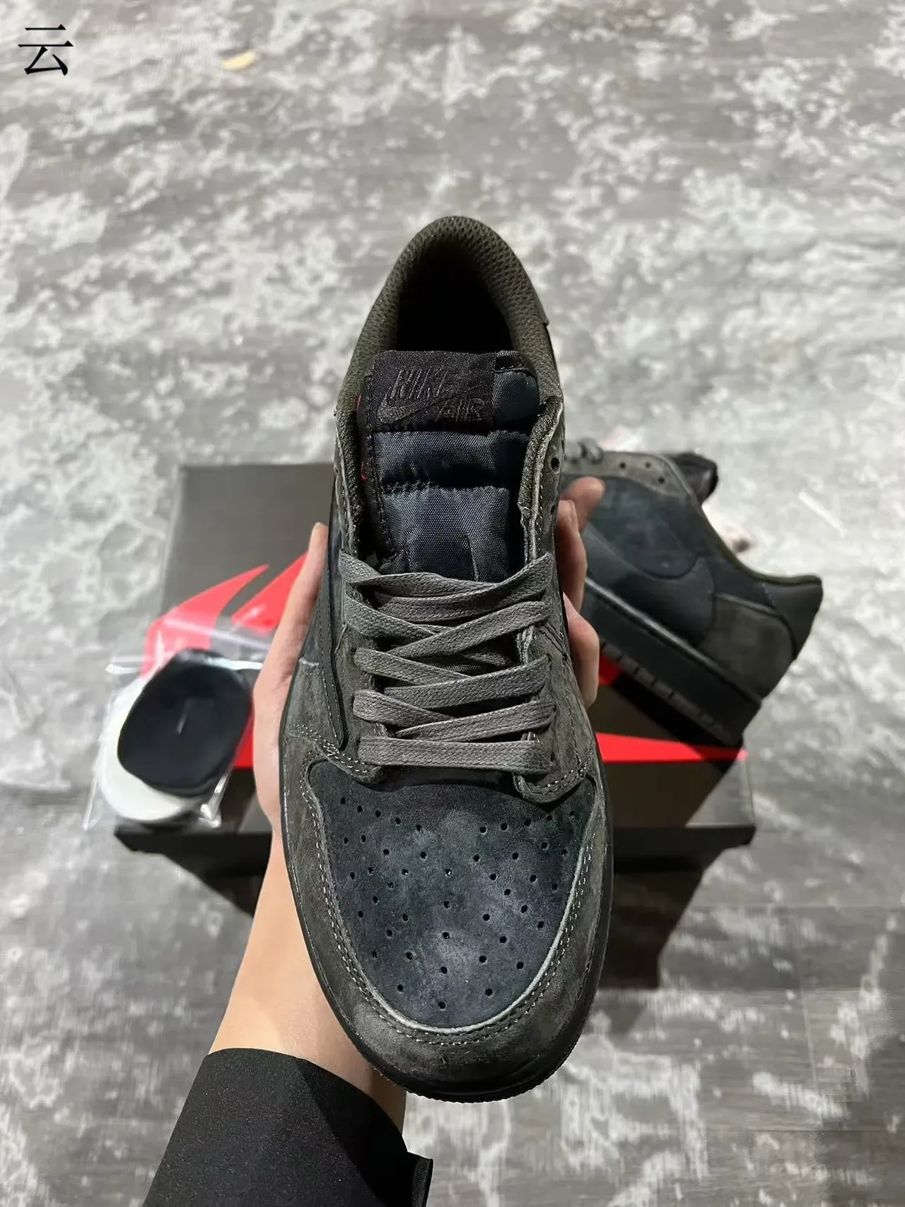 Nike Black Gray Distressed Suede And Leather Upper Layered Panel Construction Lifestyle Sneakers 3