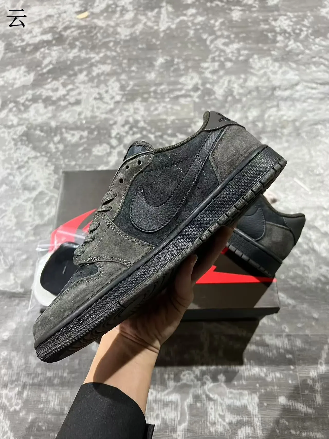 Nike Black Gray Distressed Suede And Leather Upper Layered Panel Construction Lifestyle Sneakers 5