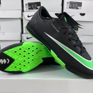 Nike Black Green Flyweave Knit Upper Silver Reflective Swoosh Stripe Indoor Soccer Shoes