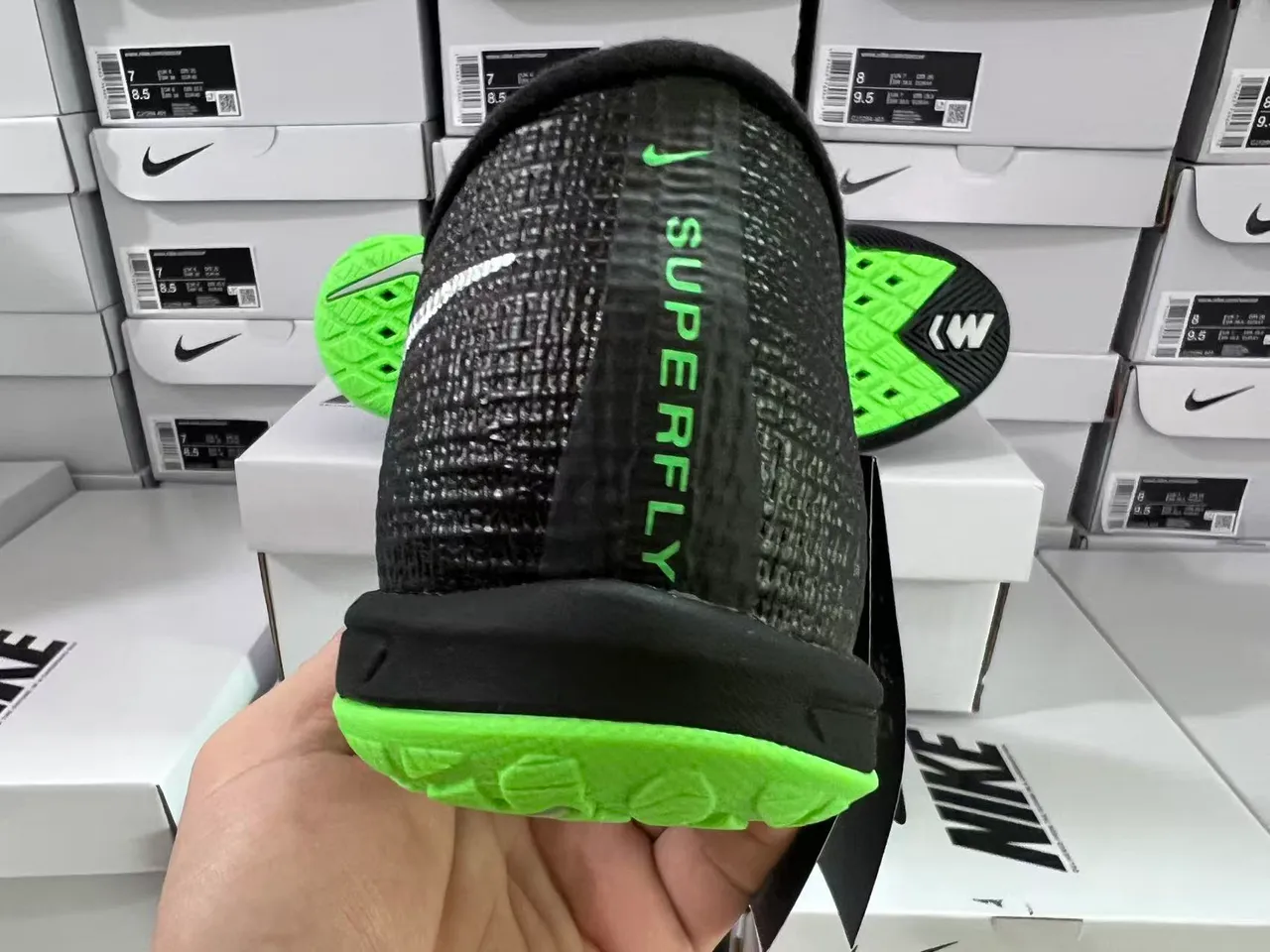 Nike Noir Vert Flyweave Knit Upper argent réfléchissant Swoosh rayure chaussures de football intérieur 3