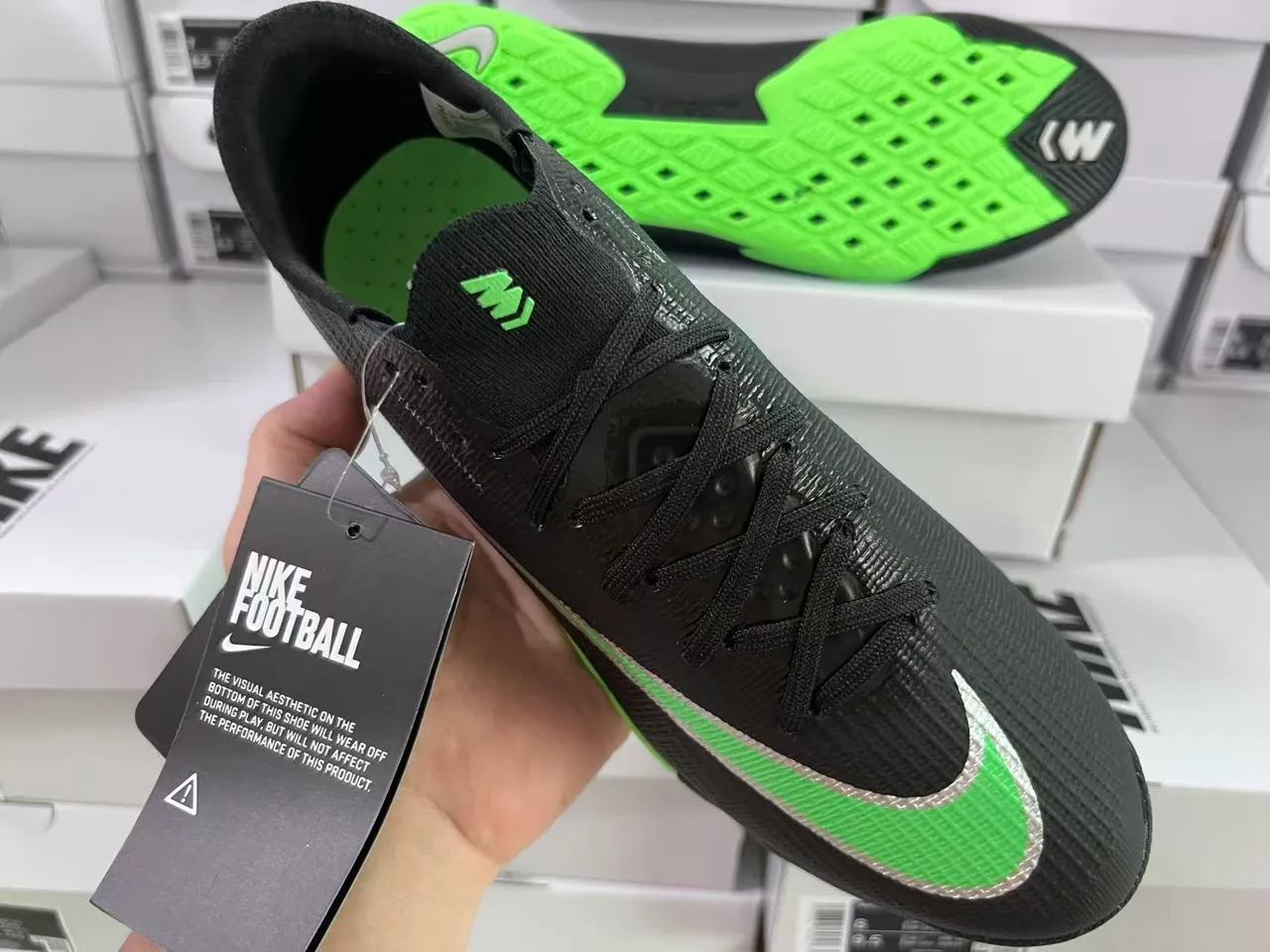Nike Noir Vert Flyweave Knit Upper argent réfléchissant Swoosh rayure chaussures de football intérieur 5