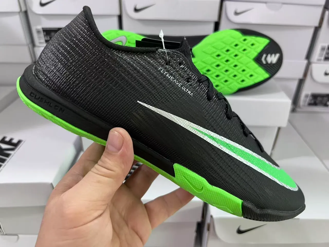 Nike Noir Vert Flyweave Knit Upper argent réfléchissant Swoosh rayure chaussures de football intérieur 6