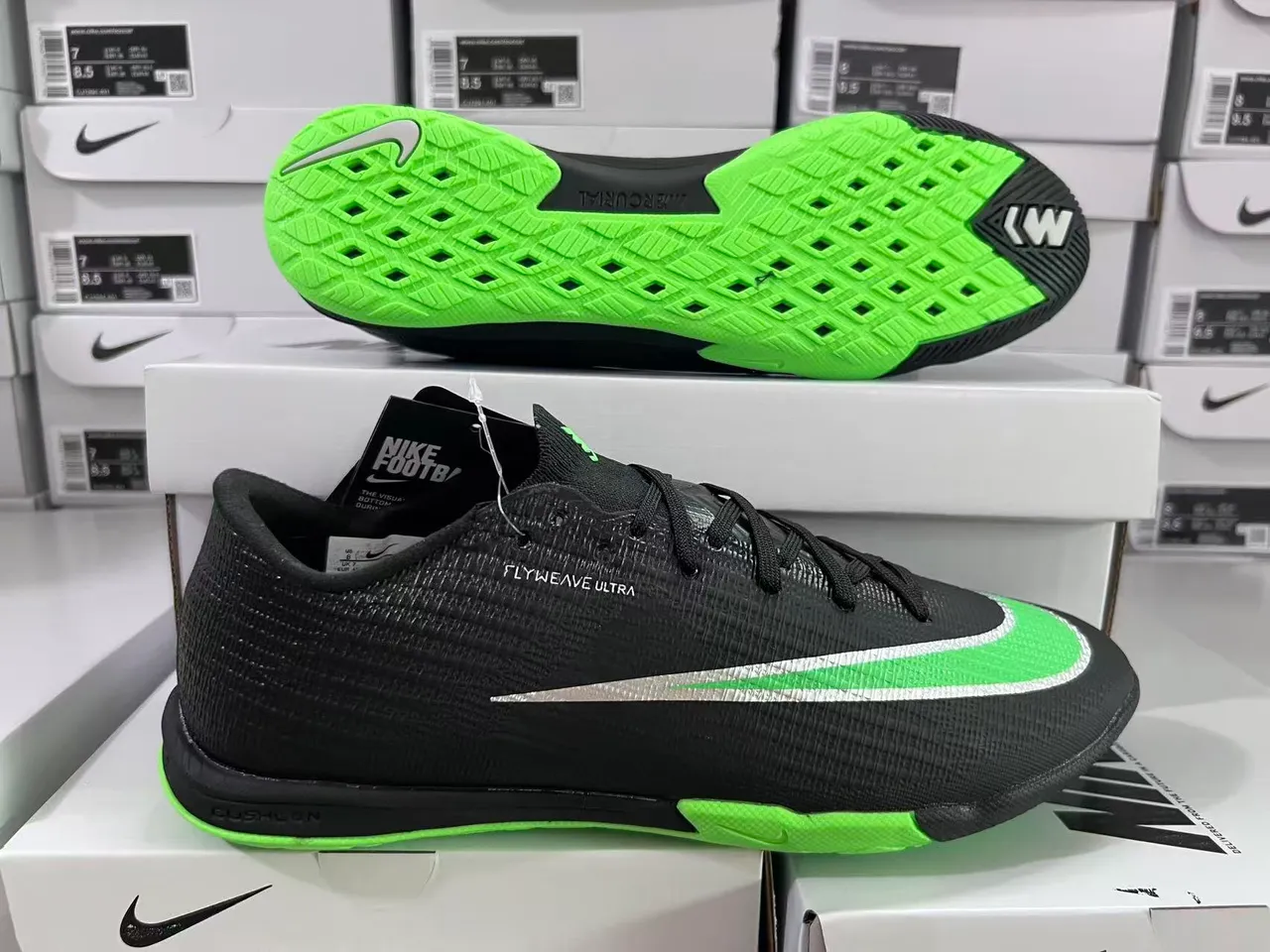 Nike Noir Vert Flyweave Knit Upper argent réfléchissant Swoosh rayure chaussures de football intérieur 7