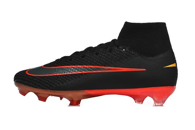 Chuteira de Futebol Nike Preto e Vermelho Alta Corte em Malha Translucida Air Zoom Sola FG 10
