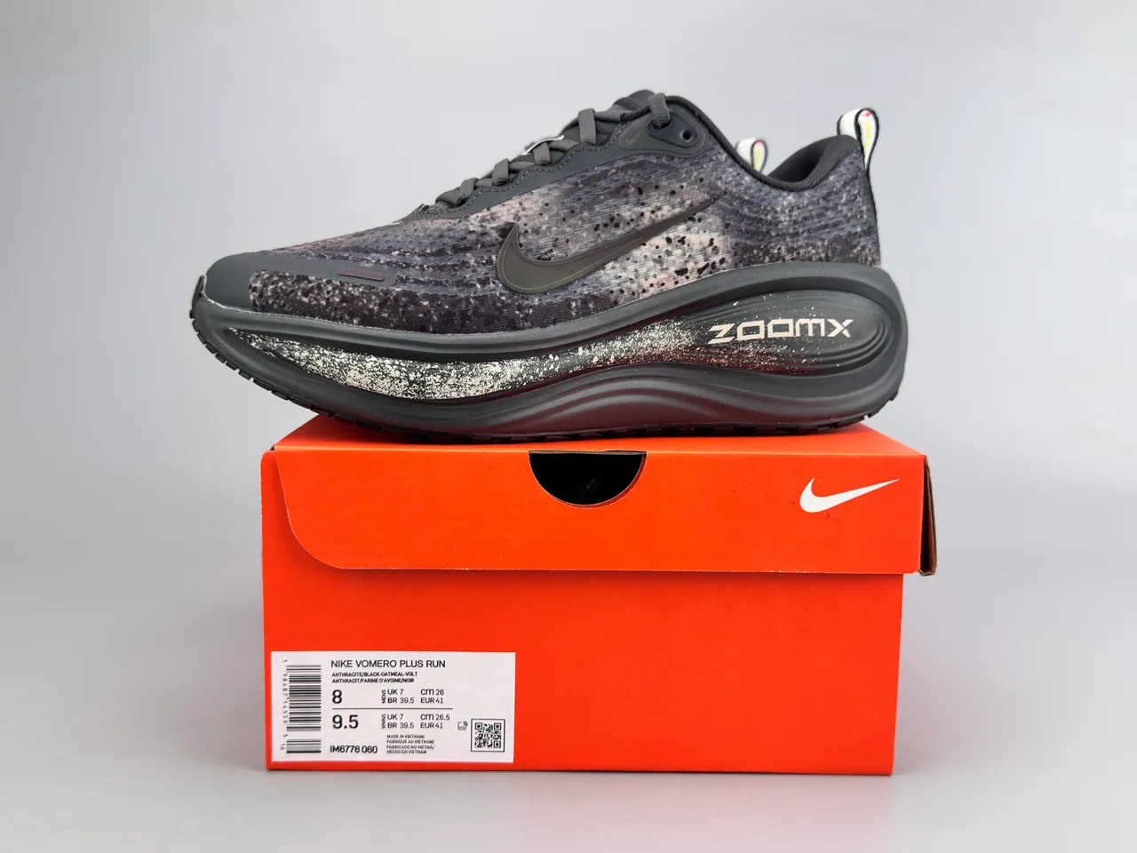 Nike Noir Argent Tricot Engineered Haut Tacheté Charbon Chaussures de course 2