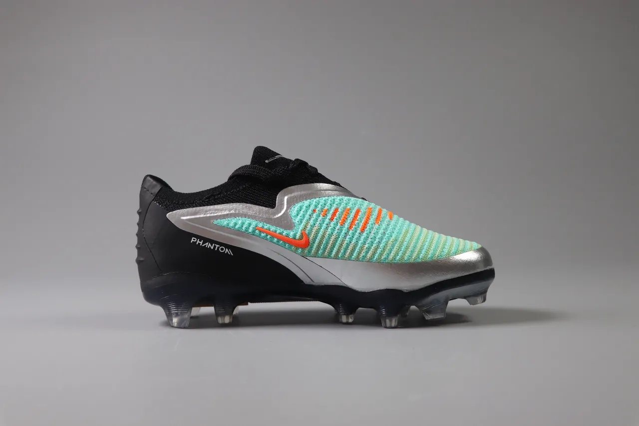 Nike Black Silver Low-Cut Knit Upper Asymmetrical Lacing Firm-Ground Soccer Shoes 11