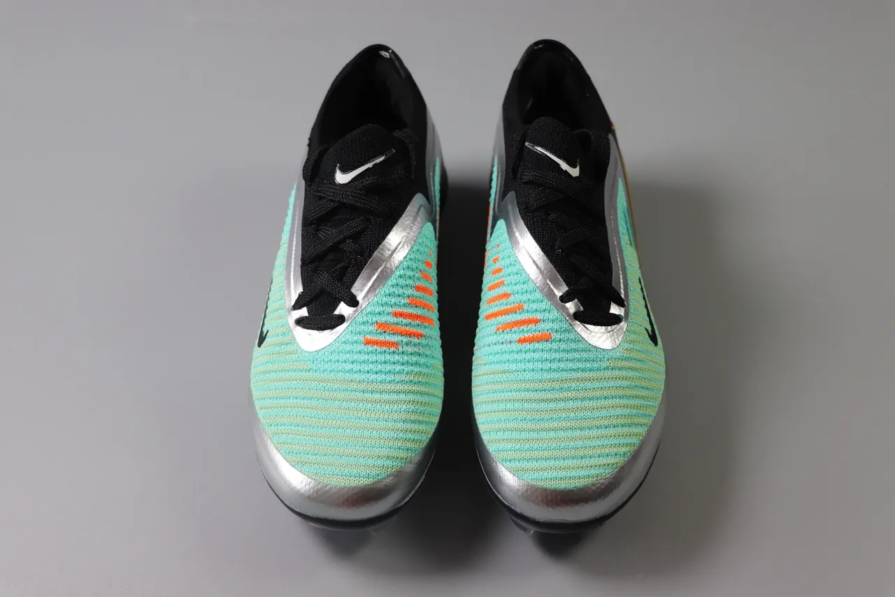 Nike Black Silver Low-Cut Knit Upper Asymmetrical Lacing Firm-Ground Soccer Shoes 15
