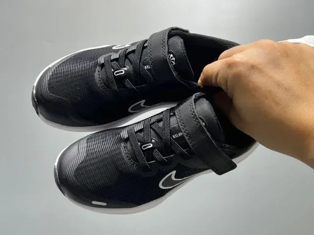 Nike Black White Low-Top Mesh Upper Lifestyle Sneakers 12