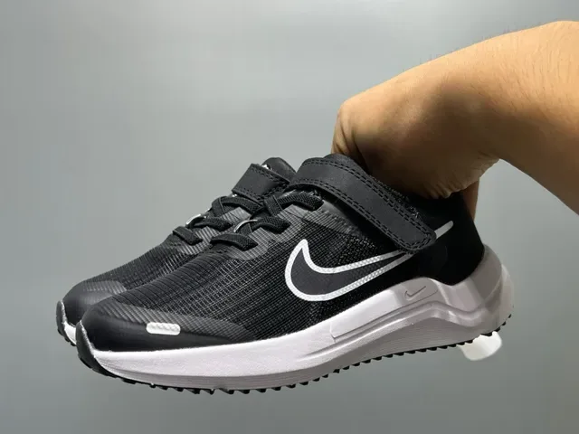 Nike Black White Low-Top Mesh Upper Lifestyle Sneakers 13