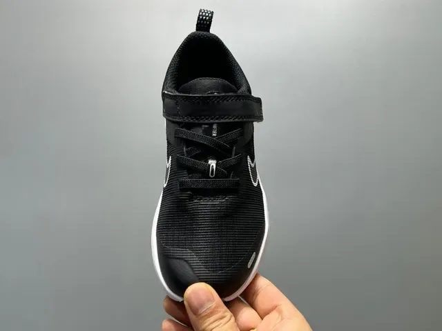 Nike Black White Low-Top Mesh Upper Lifestyle Sneakers 19