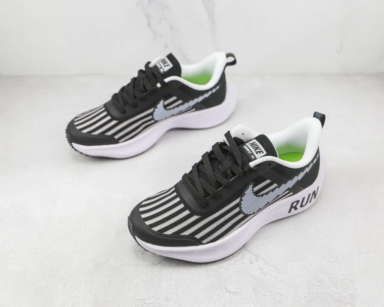 Nike Black White Mesh-and-Synthetic Upper Linear Swoosh Graphic Running Shoes 7