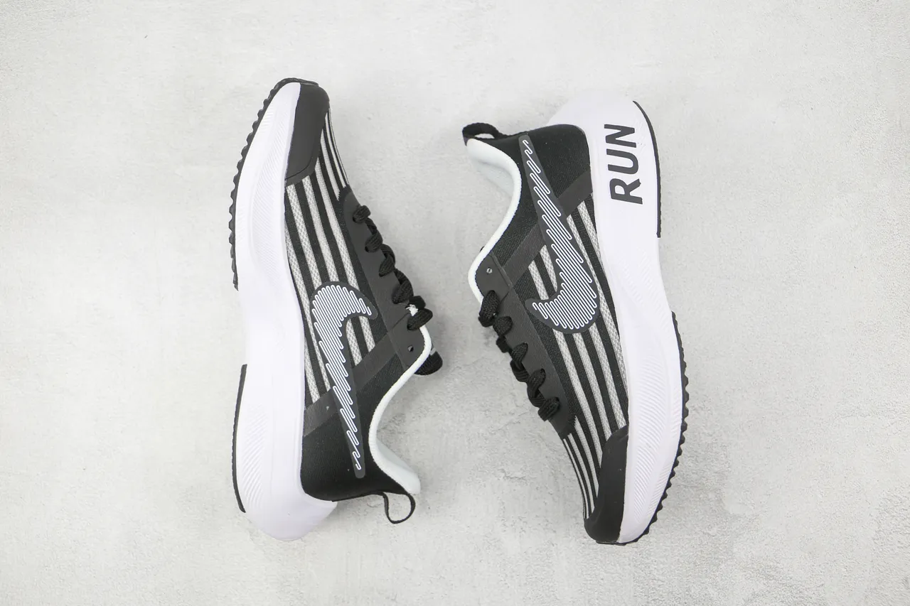 Nike Black White Mesh-and-Synthetic Upper Linear Swoosh Graphic Running Shoes 9