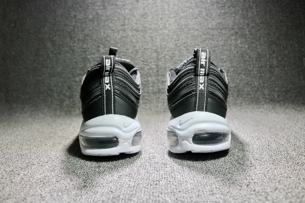 Nike Black White Wavy Layered Upper Visible Air Cushioning Lifestyle Sneakers 17