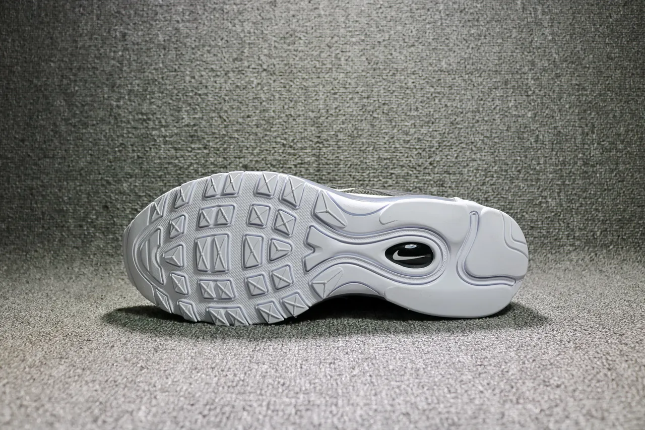 Nike Black White Wavy Layered Upper Visible Air Cushioning Lifestyle Sneakers 23