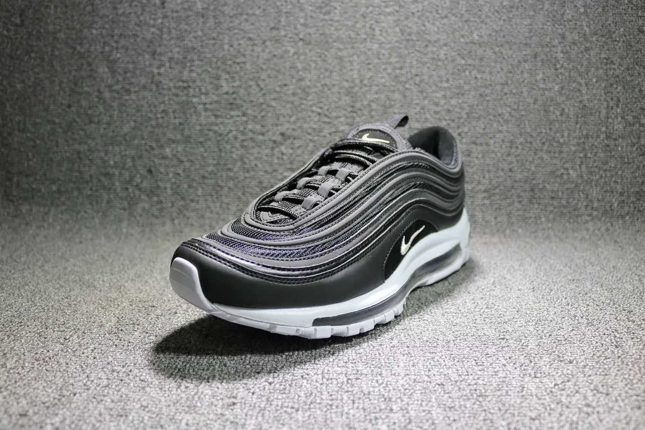 Nike Black White Wavy Layered Upper Visible Air Cushioning Lifestyle Sneakers 24