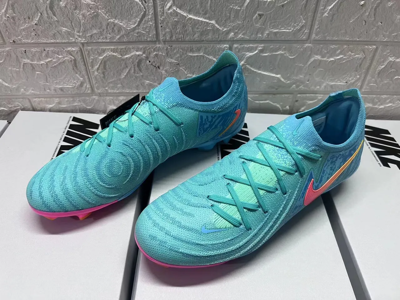 Nike Blue Pink Knit Upper Gradient Firm-Ground Soccer Shoes 9